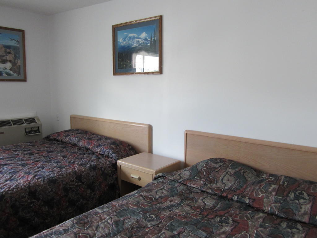 Oasis Hotel Cache Creek Quarto foto