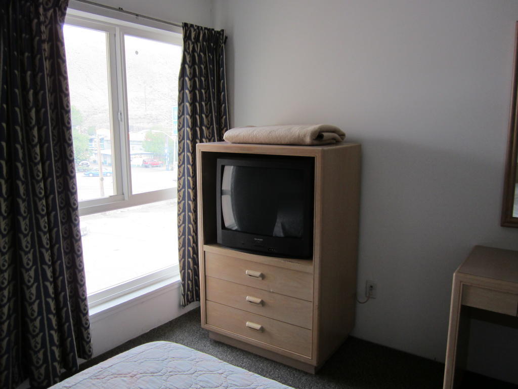 Oasis Hotel Cache Creek Quarto foto