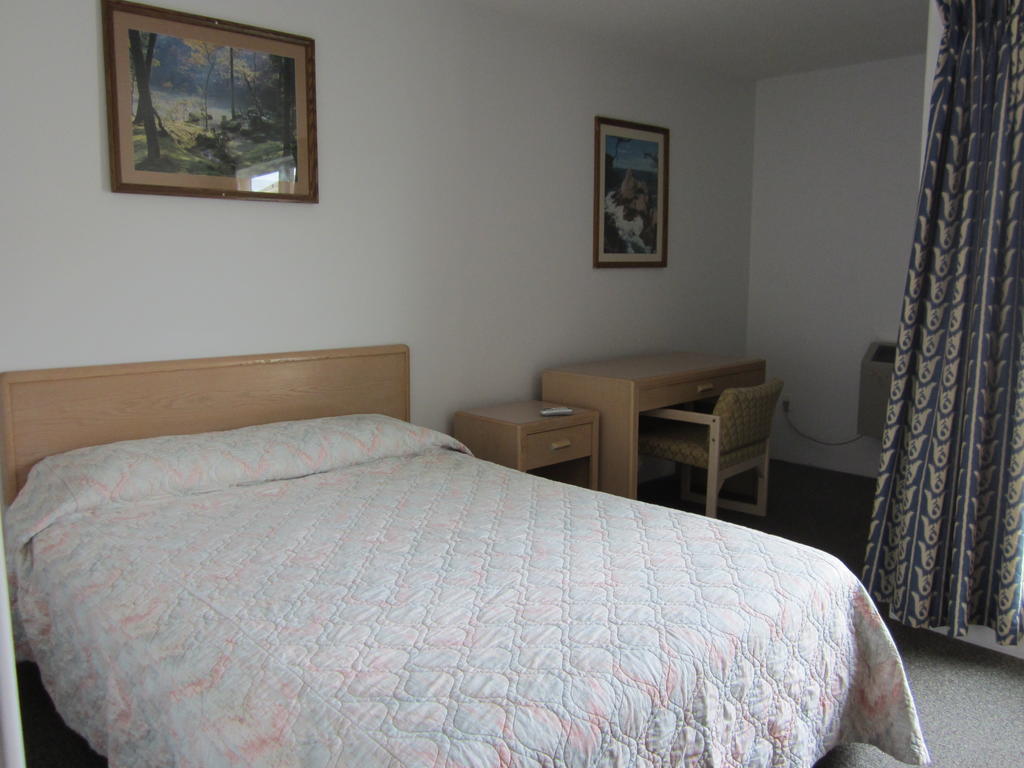 Oasis Hotel Cache Creek Quarto foto