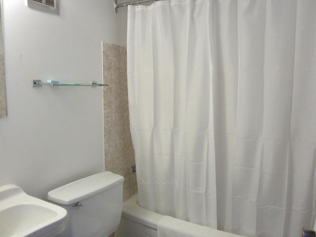 Oasis Hotel Cache Creek Quarto foto